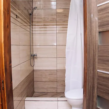 ехо тростяну 게스트하우스 *