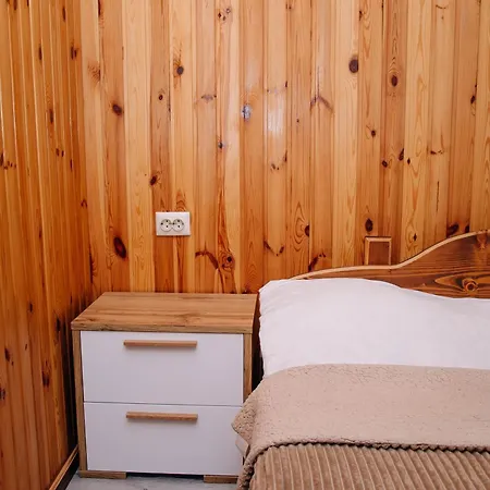 ехо тростяну 게스트하우스 *