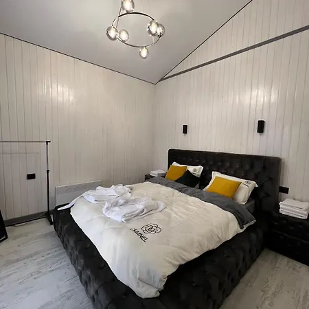 ехо тростяну 게스트하우스 *