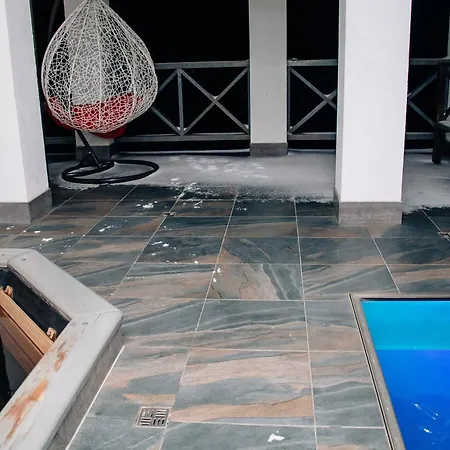 ехо тростяну 게스트하우스 *