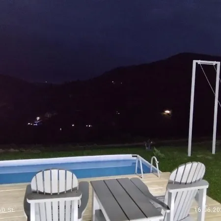 ехо тростяну 게스트하우스 *